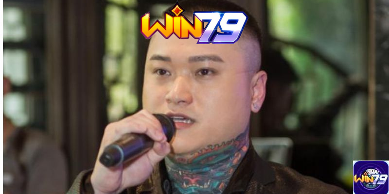 Vũ Duy Khánh là một ca sĩ tài năng