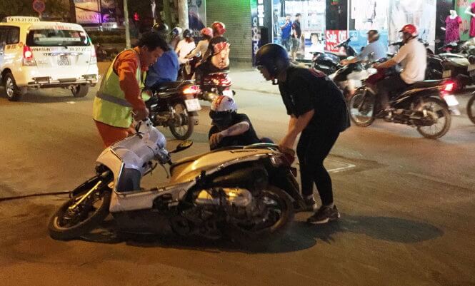 Mộng thấy người khác bị ngã xe máy là một dấu hiệu của sự lo lắng